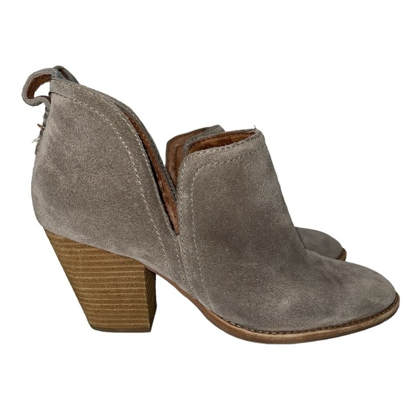 Jeffrey Campbell Women's Booties Size 9 Taupe Slip On Block Heel "Rosalee" - Picture 1 of 10